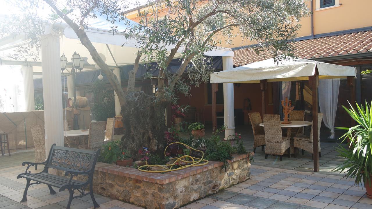 Гостевой дом Agriturismo Masseria I Risi Санта-Эуфемия-Ламеция Экстерьер фото