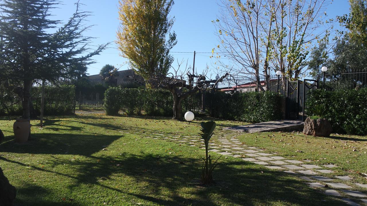Гостевой дом Agriturismo Masseria I Risi Санта-Эуфемия-Ламеция Экстерьер фото