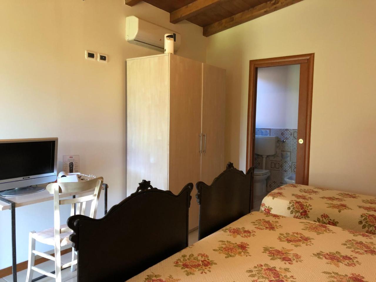 Гостевой дом Agriturismo Masseria I Risi Санта-Эуфемия-Ламеция Экстерьер фото